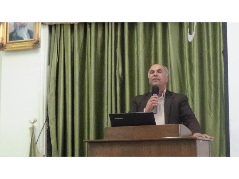 همایش پایه سوم با سخنرانی آقای کیانی